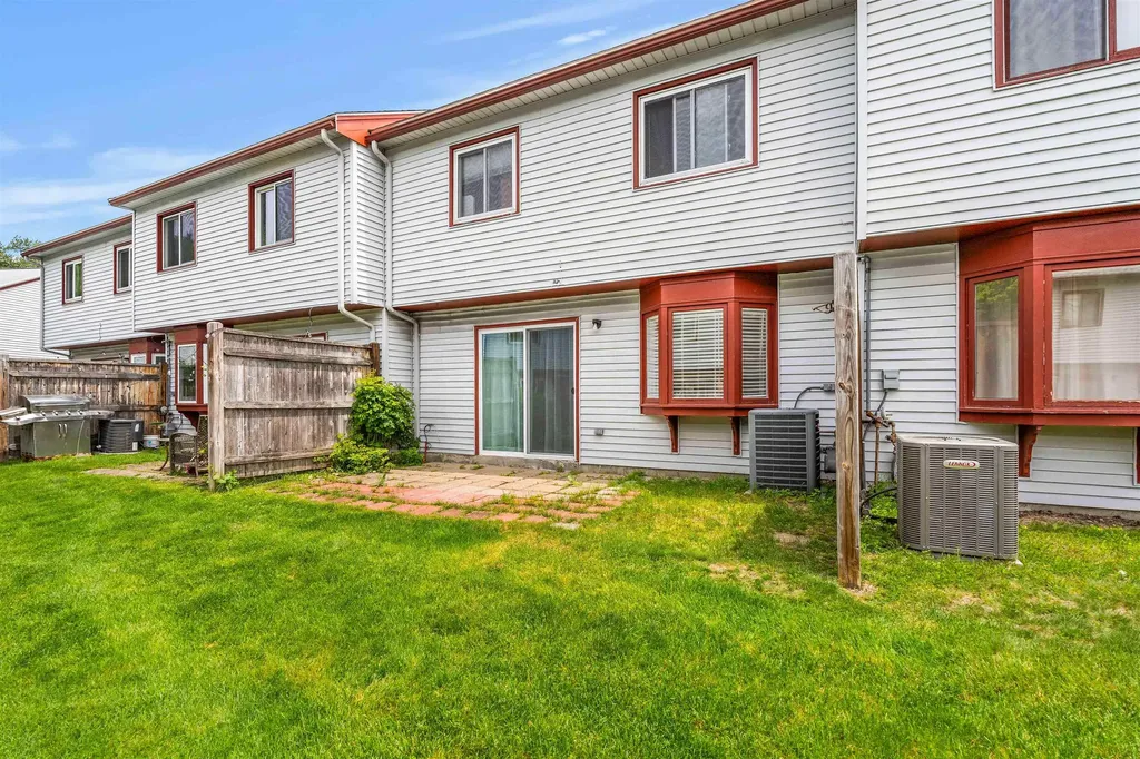 258 Stonebridge Drive Nashua NH 03063