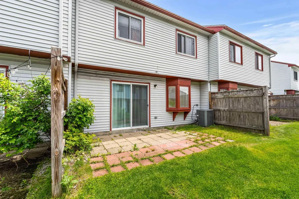 258 Stonebridge Drive Nashua NH 03063