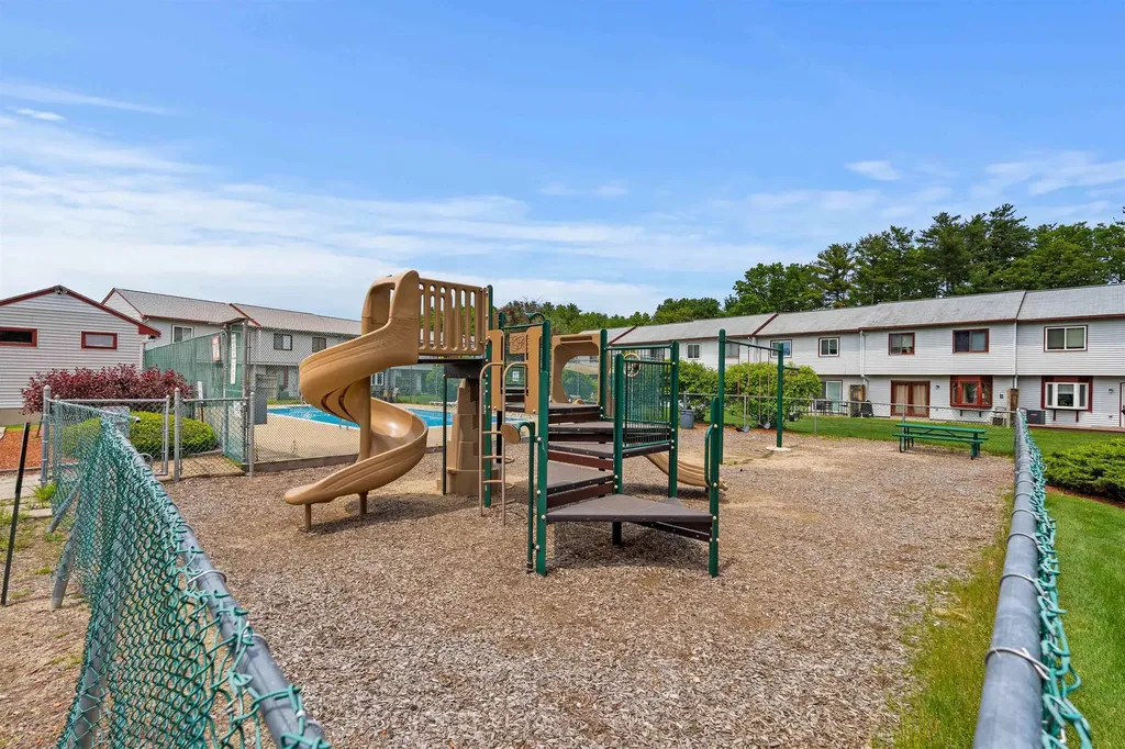 258 Stonebridge Drive Nashua NH 03063