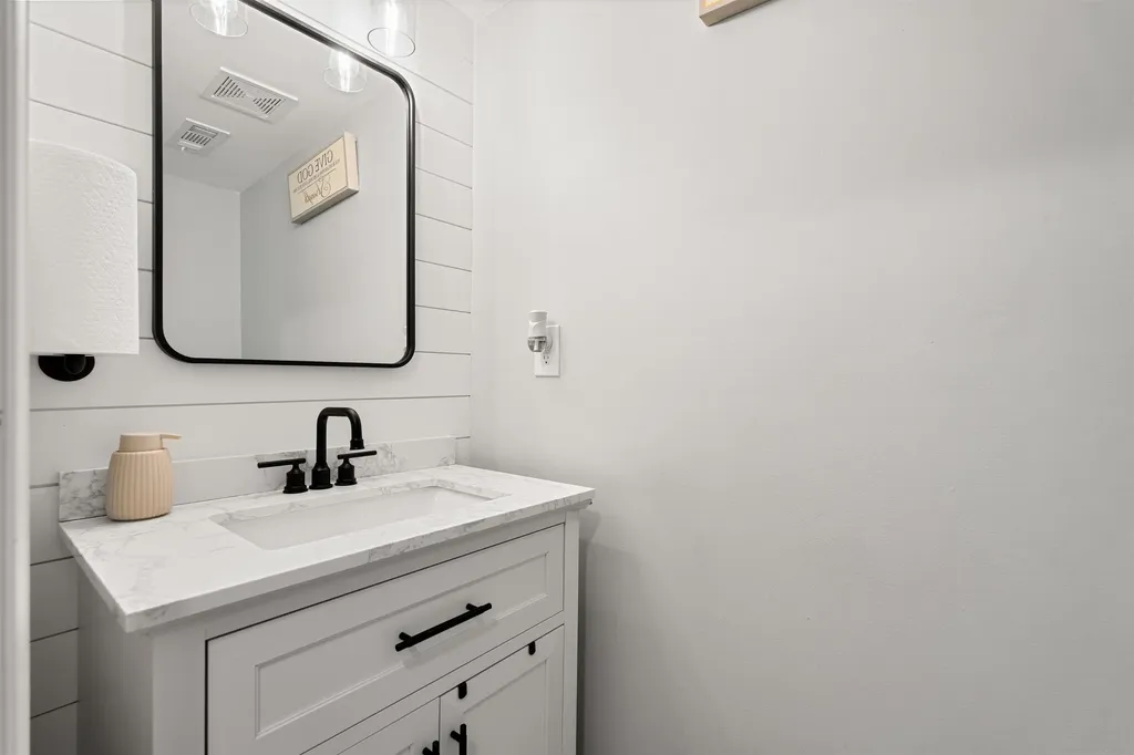 258 Stonebridge Drive Nashua NH 03063