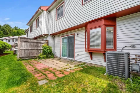 258 Stonebridge Drive Nashua NH 03063