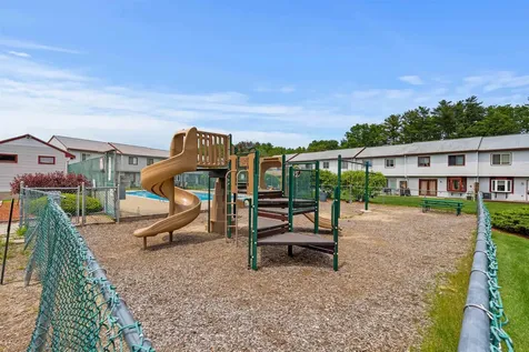 258 Stonebridge Drive Nashua NH 03063