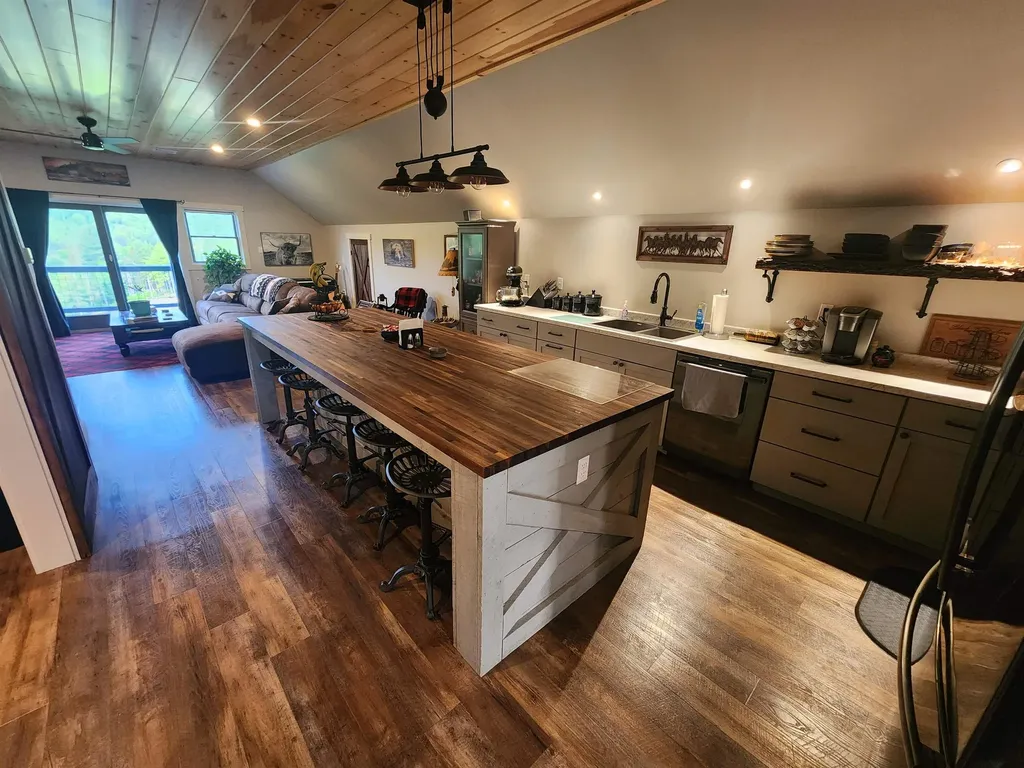 22 Mackenna Way Errol NH 03579