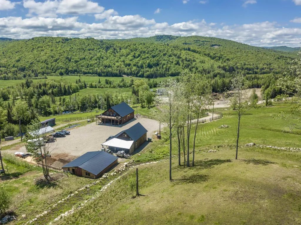 22 Mackenna Way Errol NH 03579