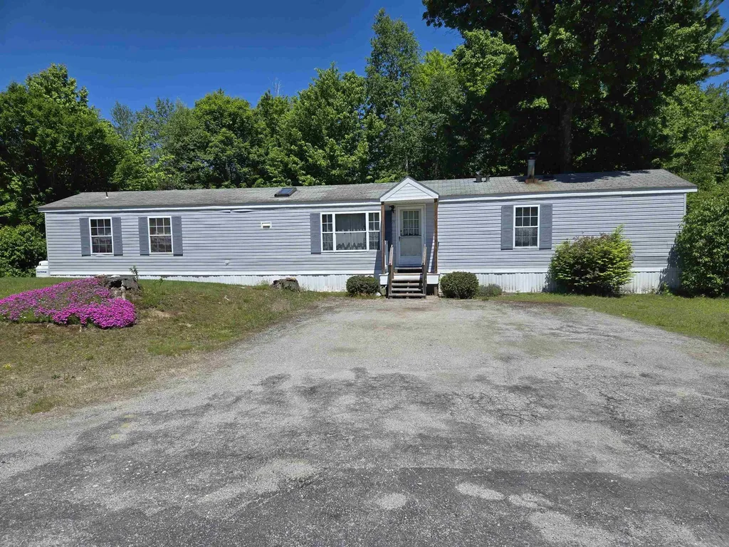 29 Fairway Avenue Newport NH 03773