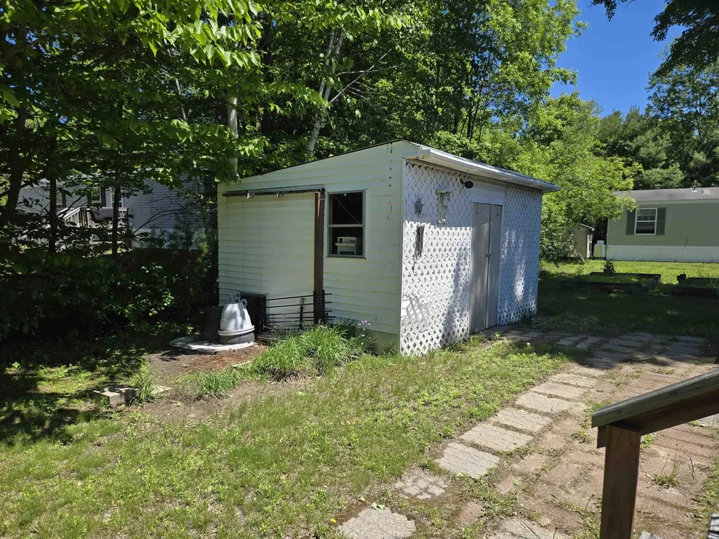 29 Fairway Avenue Newport NH 03773