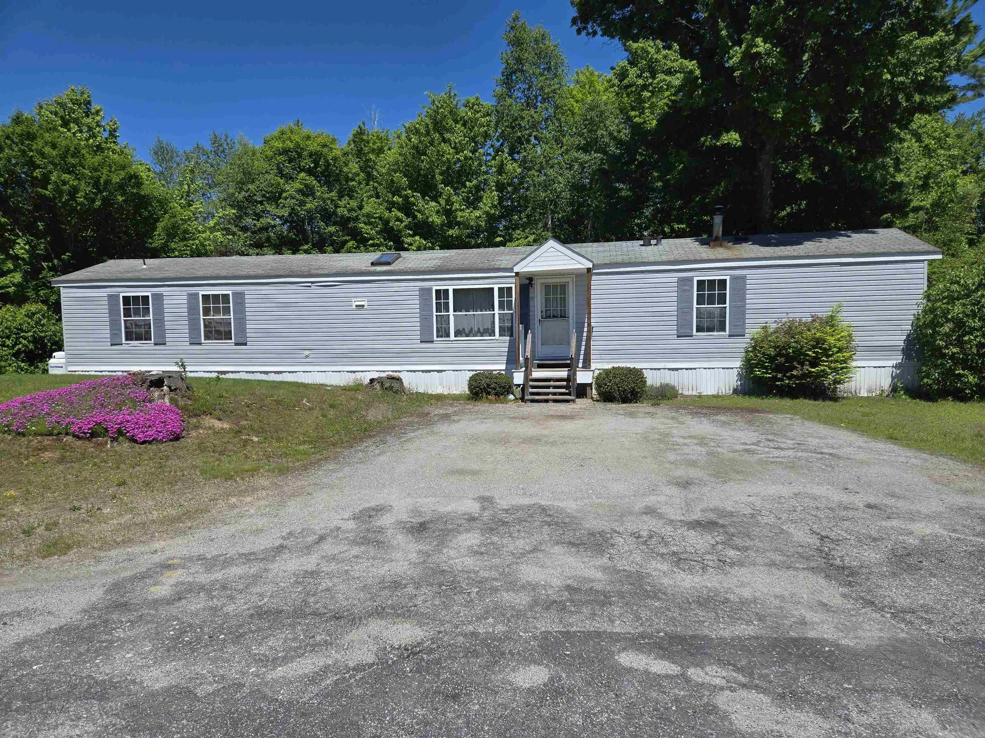 29 Fairway Avenue Newport NH 03773
