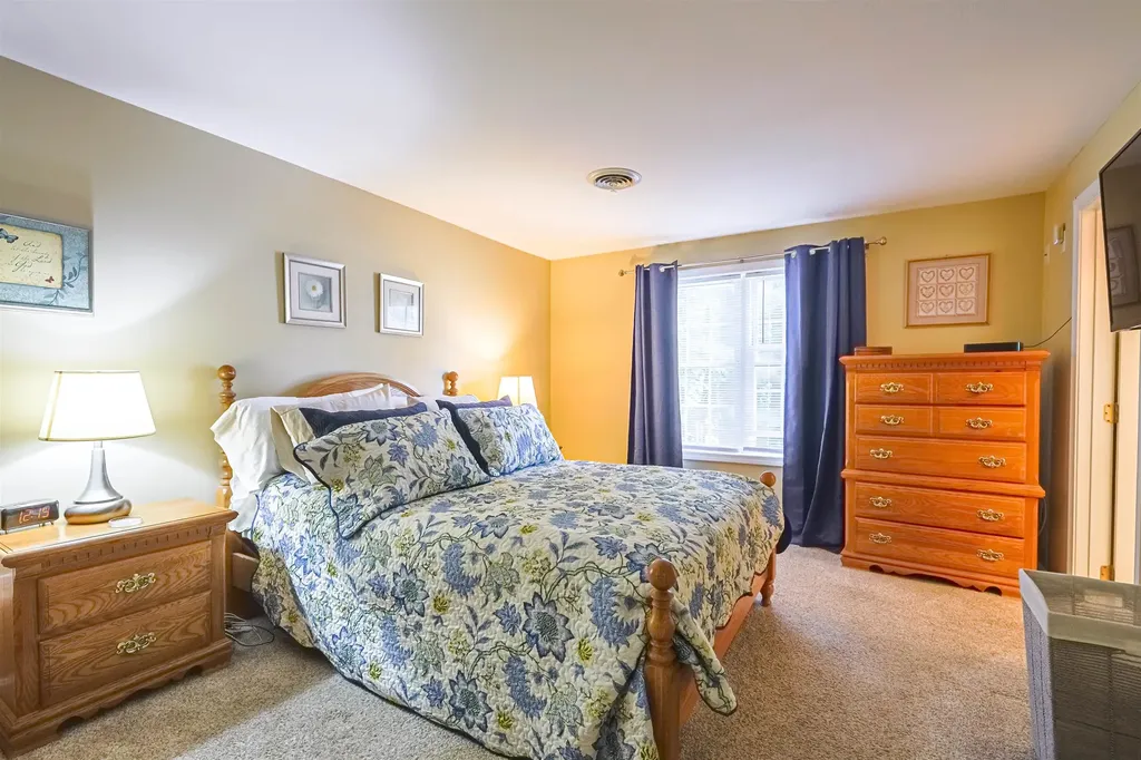 96 Dublin Avenue Nashua NH 03063
