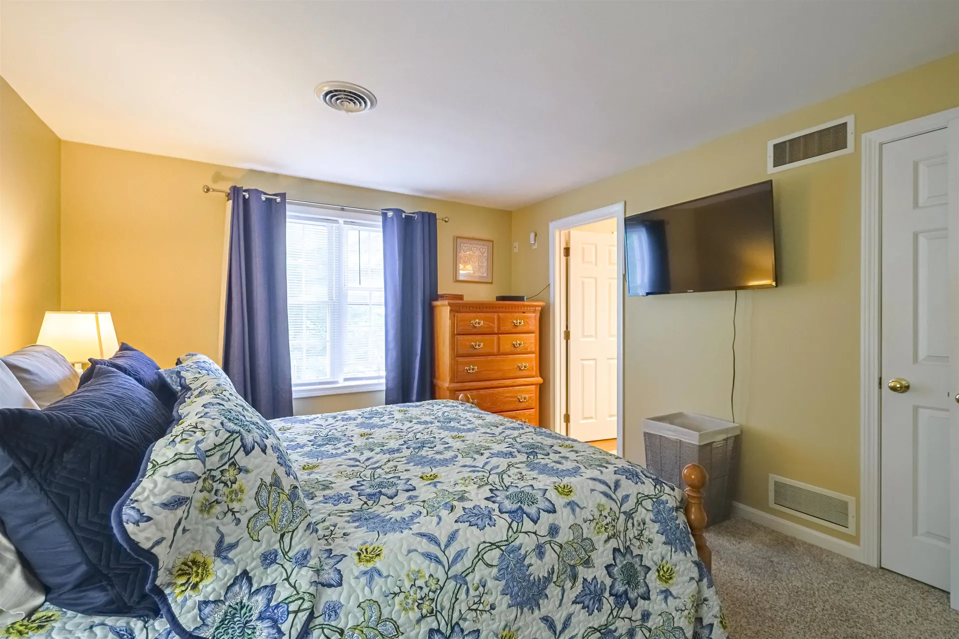 96 Dublin Avenue Nashua NH 03063