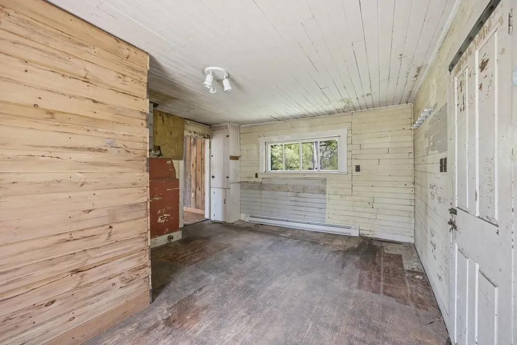 307 School Street Rumney NH 03266