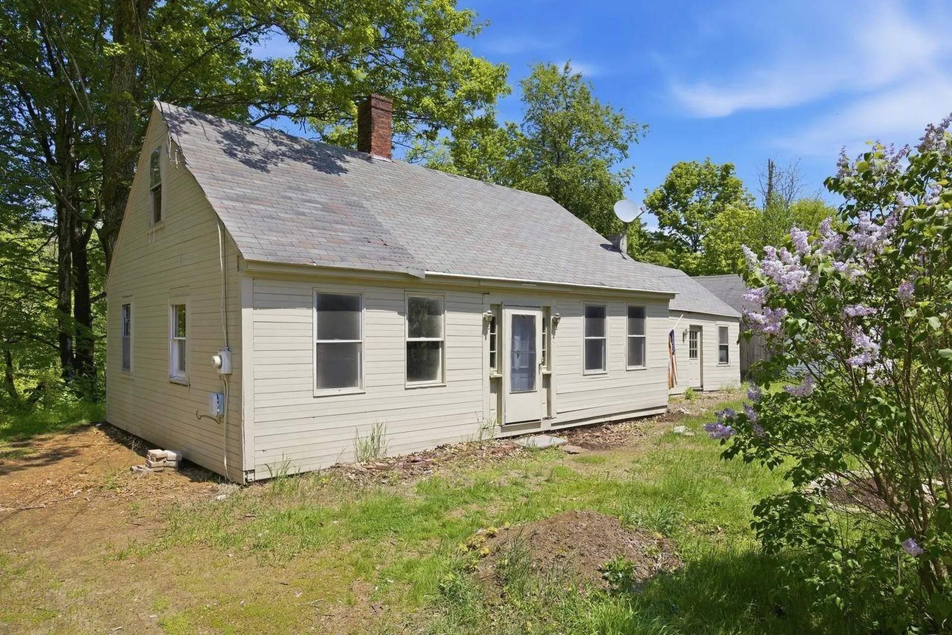 307 School Street Rumney NH 03266