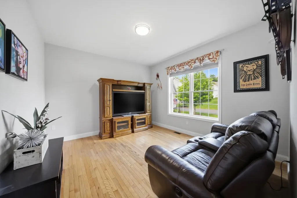 26 Pepper Hill Road Londonderry NH 03053