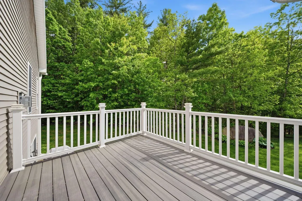 26 Pepper Hill Road Londonderry NH 03053
