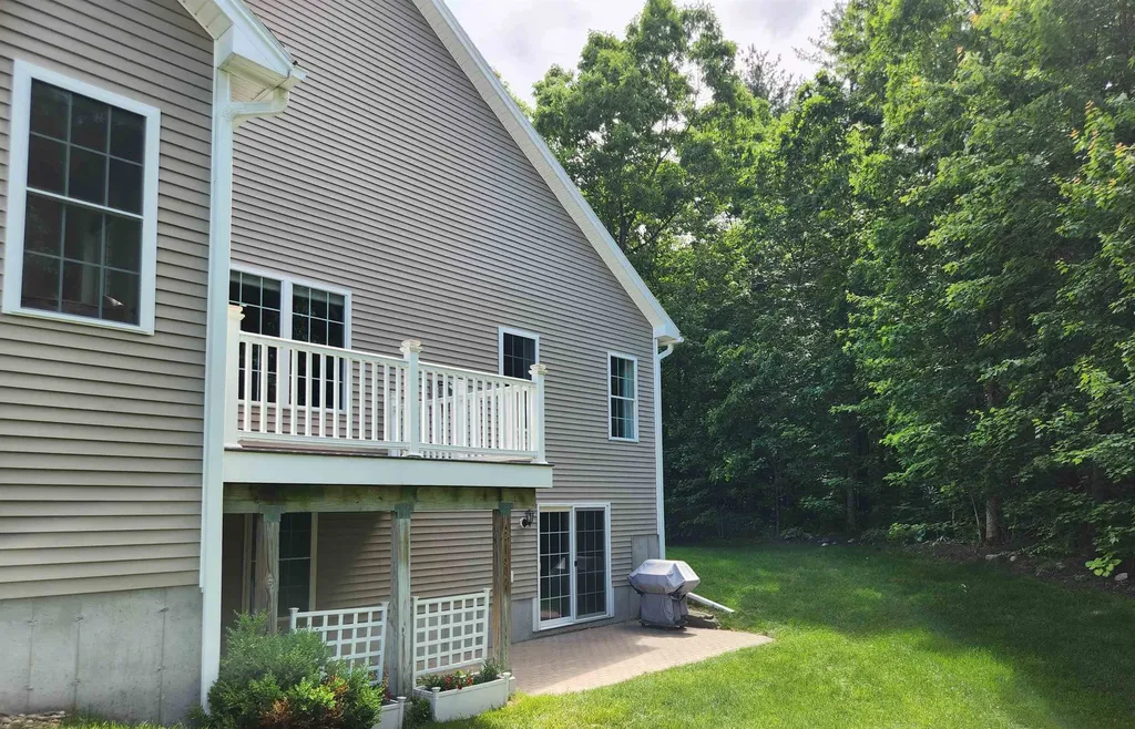 26 Pepper Hill Road Londonderry NH 03053