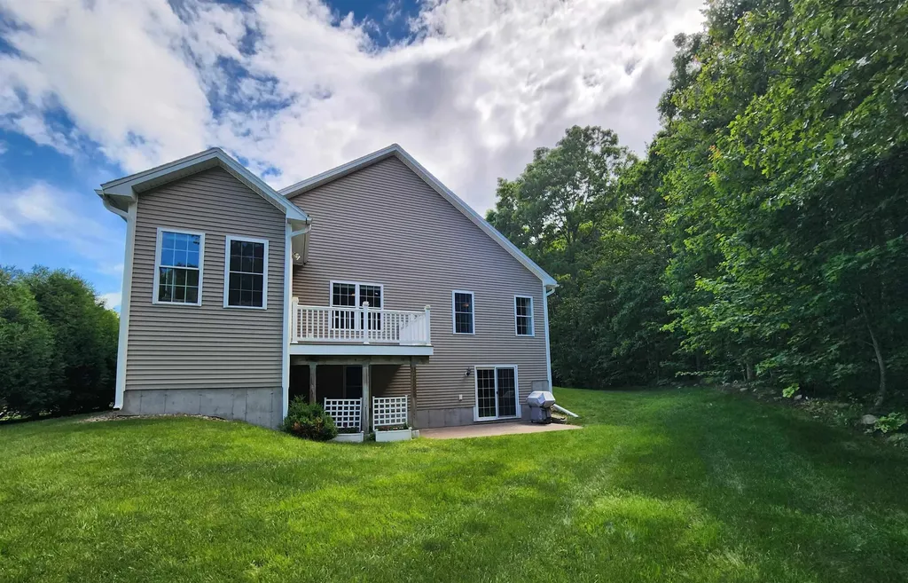 26 Pepper Hill Road Londonderry NH 03053