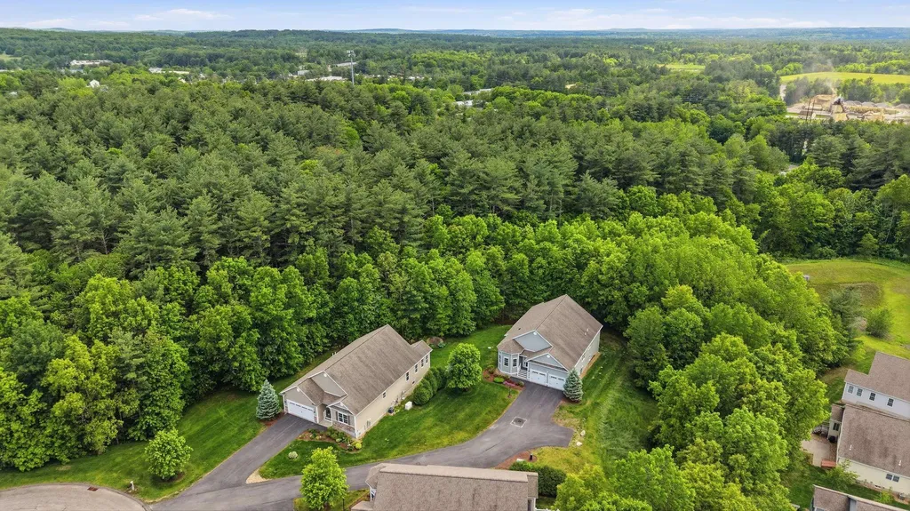 26 Pepper Hill Road Londonderry NH 03053
