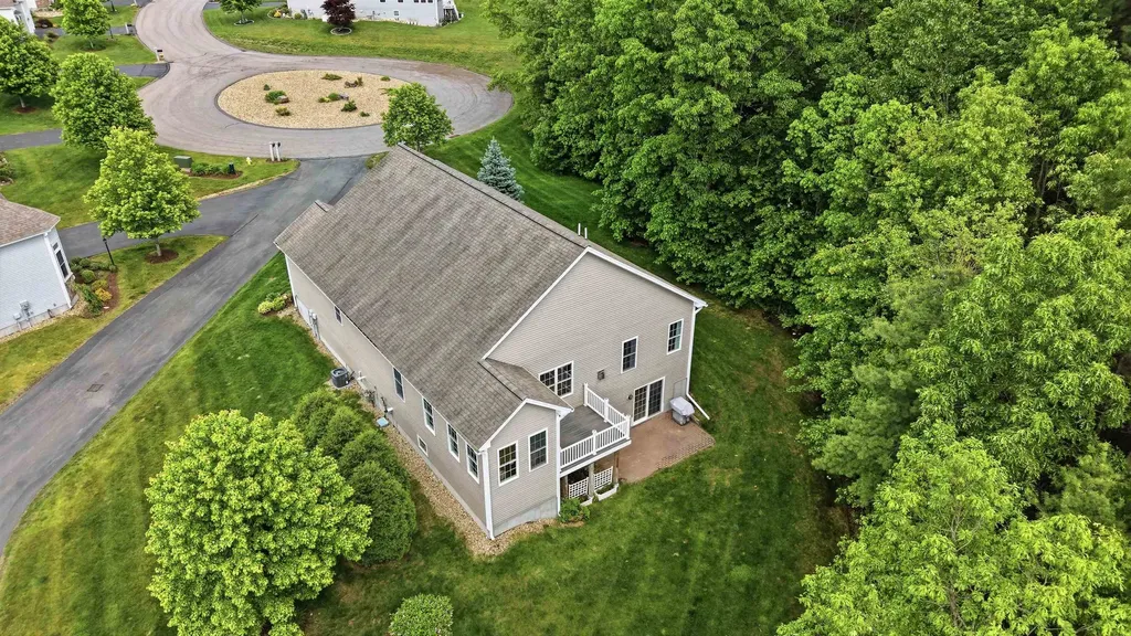 26 Pepper Hill Road Londonderry NH 03053