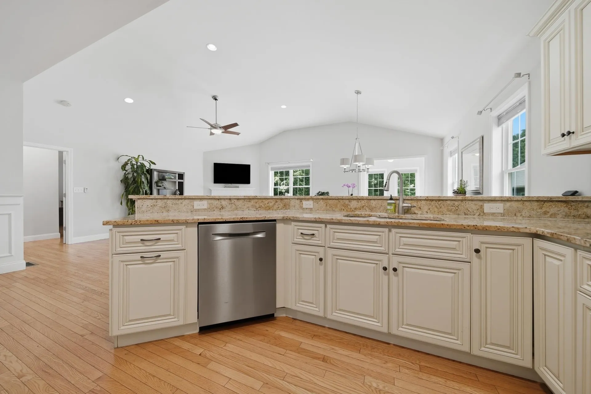 26 Pepper Hill Road Londonderry NH 03053