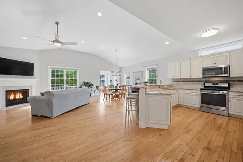 26 Pepper Hill Road Londonderry NH 03053