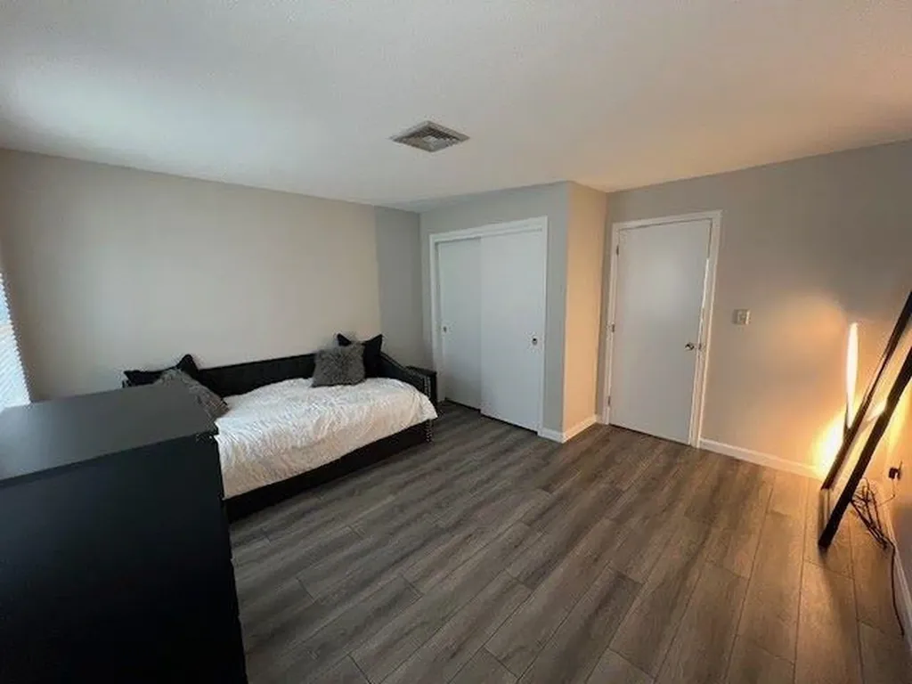 517 Fox Hollow Way Manchester NH 03104