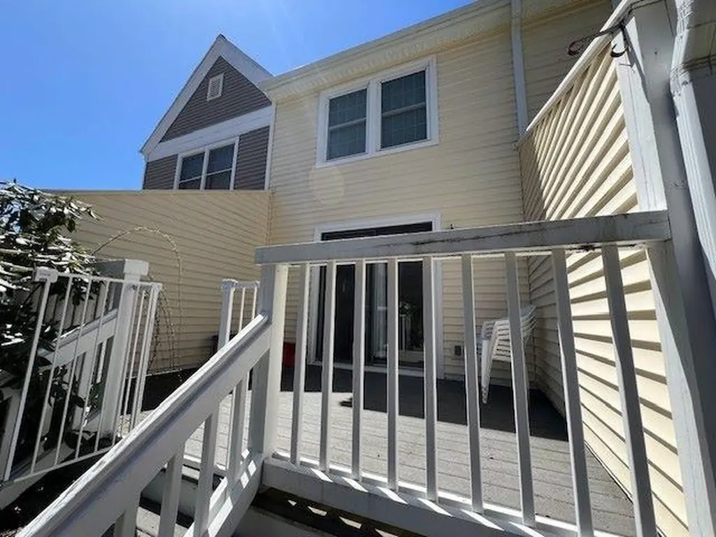 517 Fox Hollow Way Manchester NH 03104