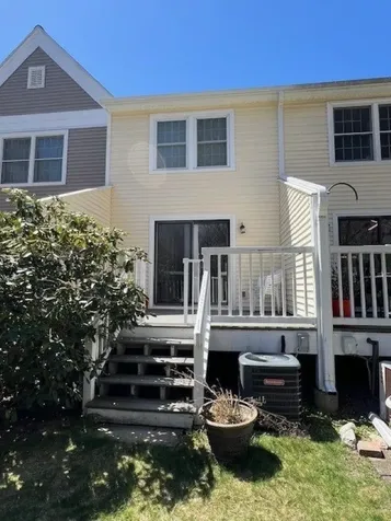 517 Fox Hollow Way Manchester NH 03104