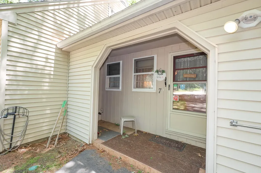 7 Bigwood Drive Merrimack NH 03054