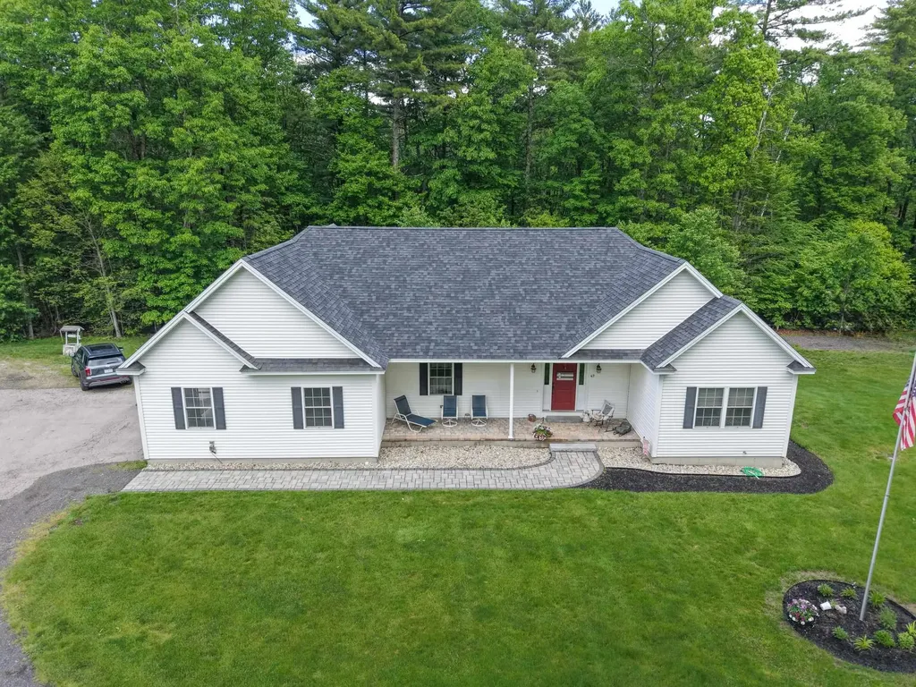 47 Boxwood Drive Auburn NH 03032