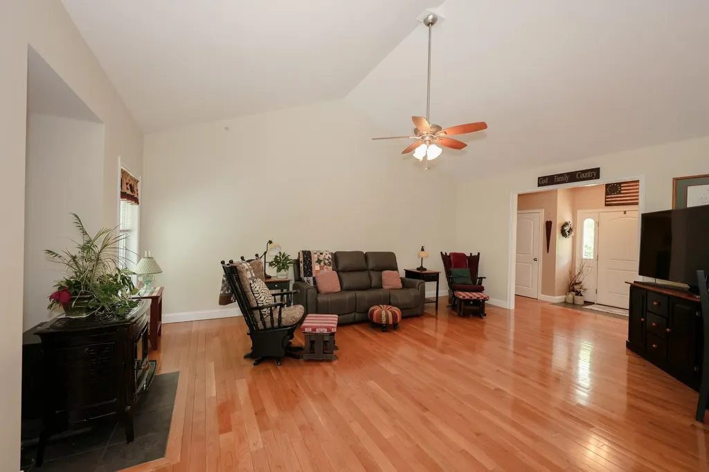 47 Boxwood Drive Auburn NH 03032