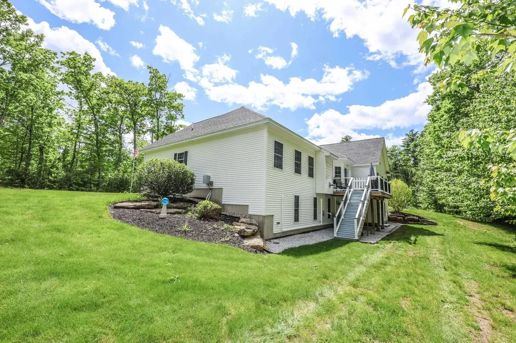 47 Boxwood Drive Auburn NH 03032