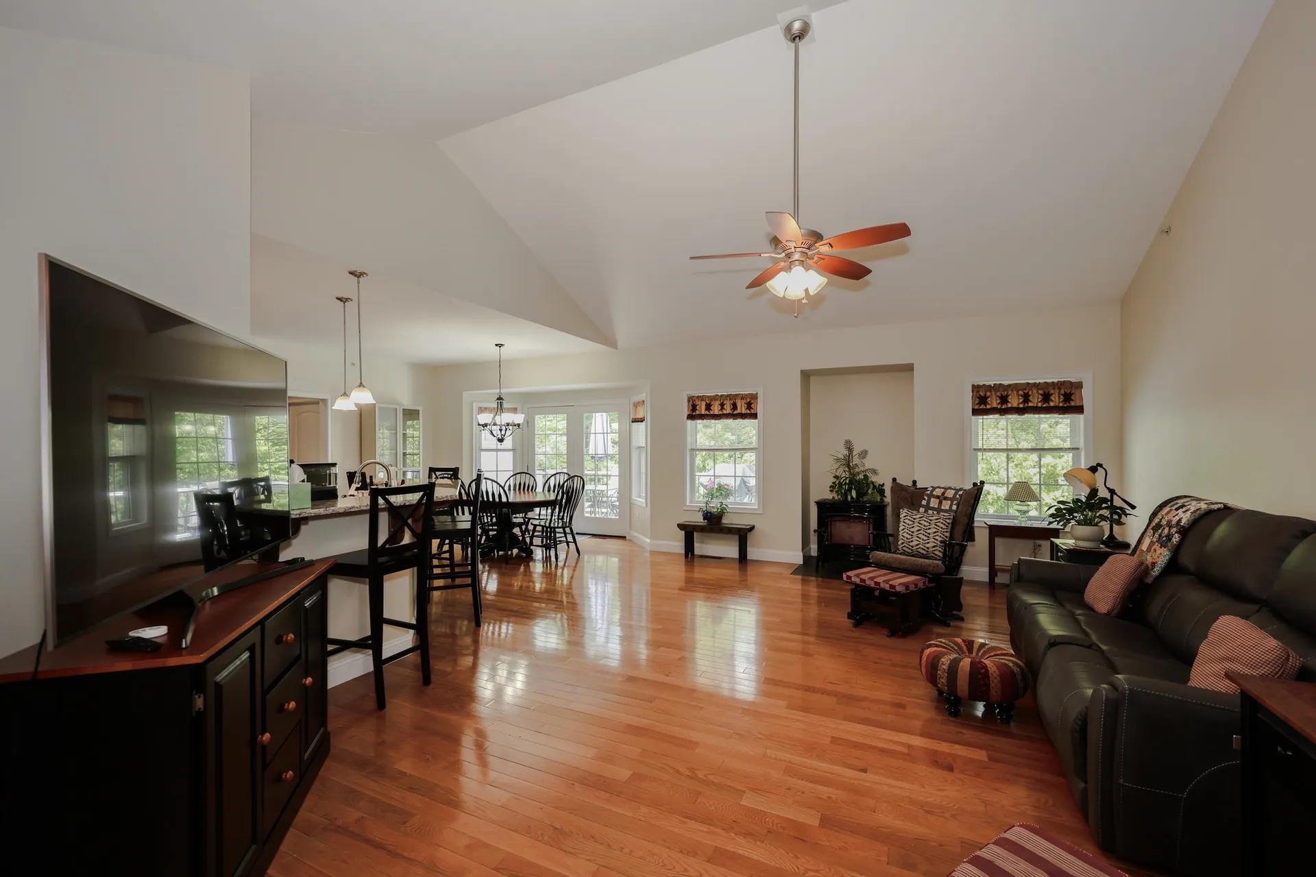 47 Boxwood Drive Auburn NH 03032