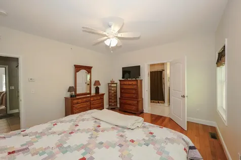 47 Boxwood Drive Auburn NH 03032