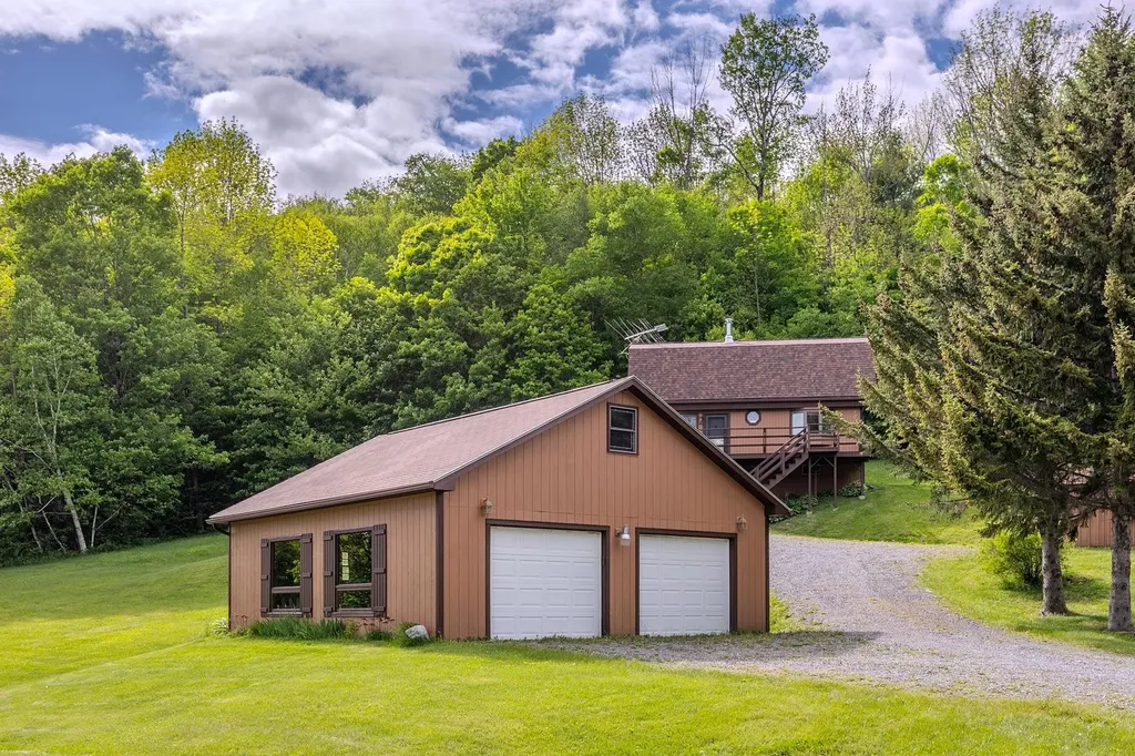 358 High Meadow Way Danby VT 05739