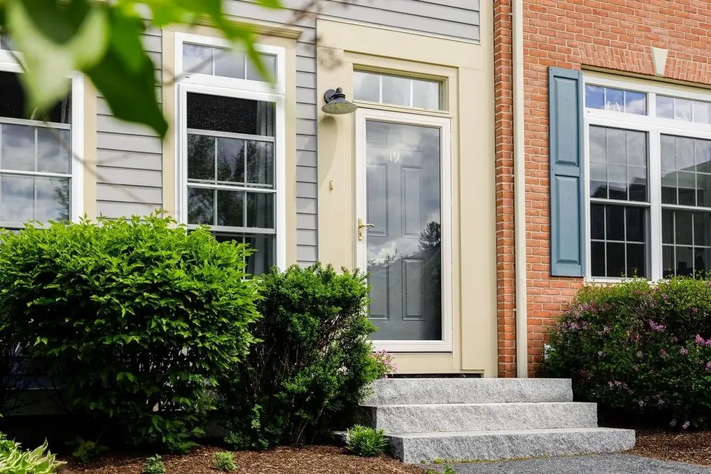19 Forest Edge Drive Hanover NH 03755