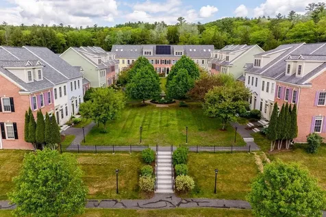 19 Forest Edge Drive Hanover NH 03755