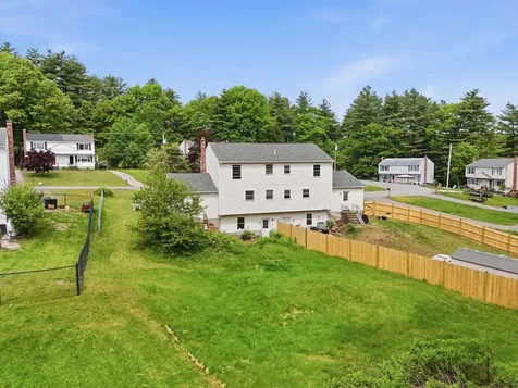 13 Sunnyside Lane Derry NH 03038