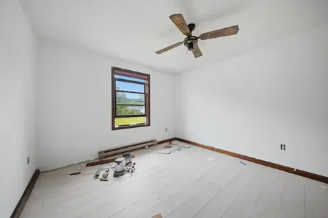 13 Sunnyside Lane Derry NH 03038