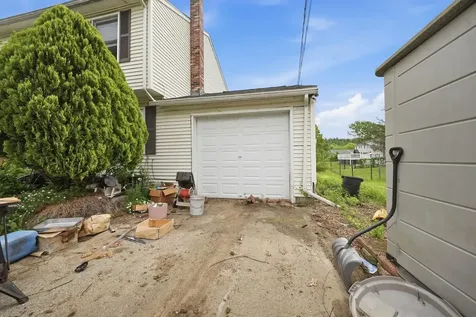 13 Sunnyside Lane Derry NH 03038