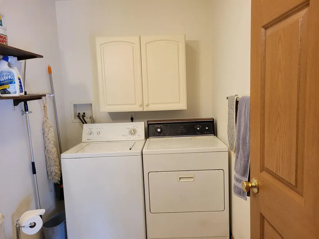 42 Chester Road Raymond NH 03077