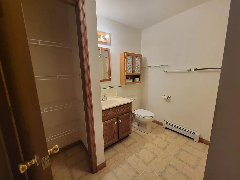 42 Chester Road Raymond NH 03077