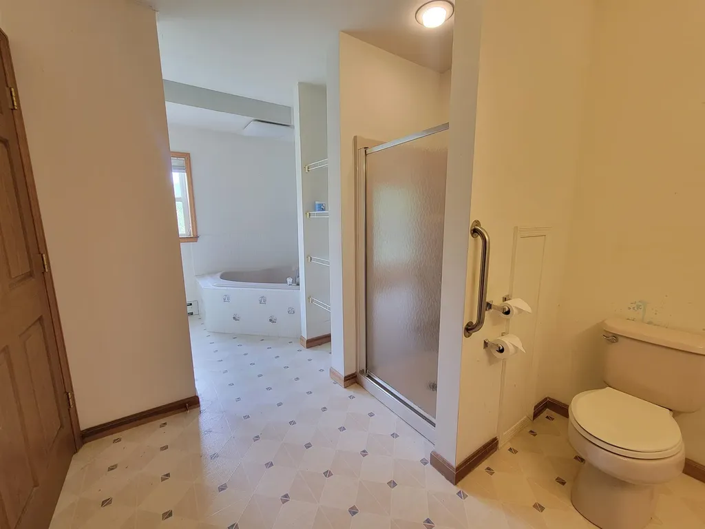 42 Chester Road Raymond NH 03077