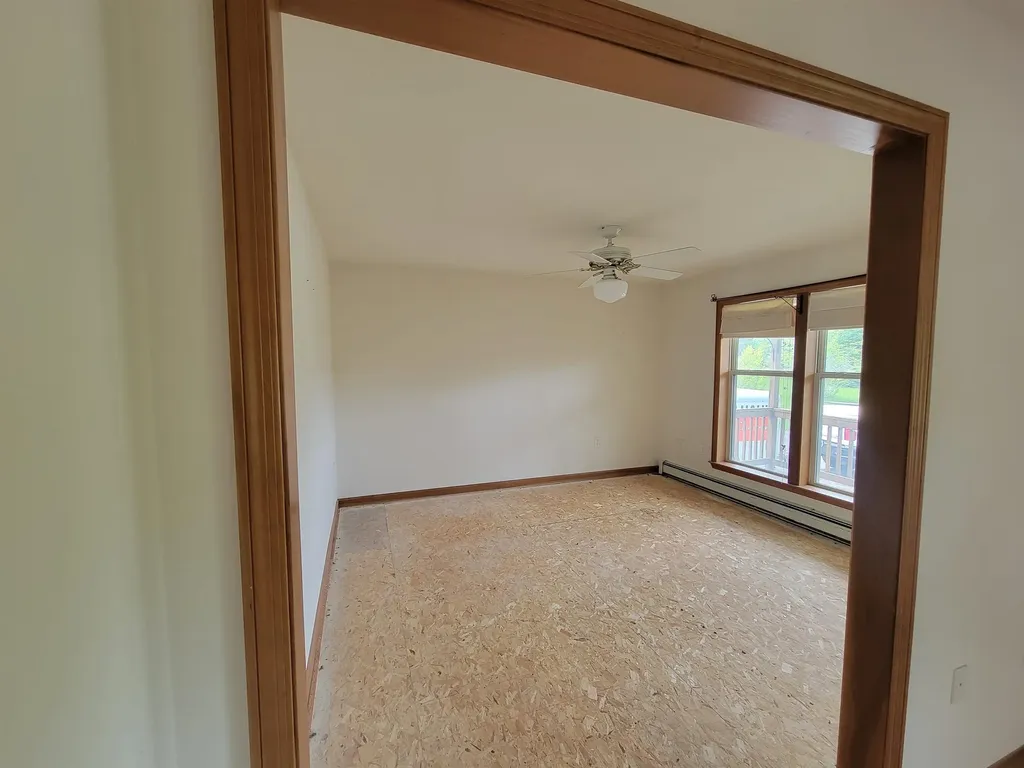 42 Chester Road Raymond NH 03077