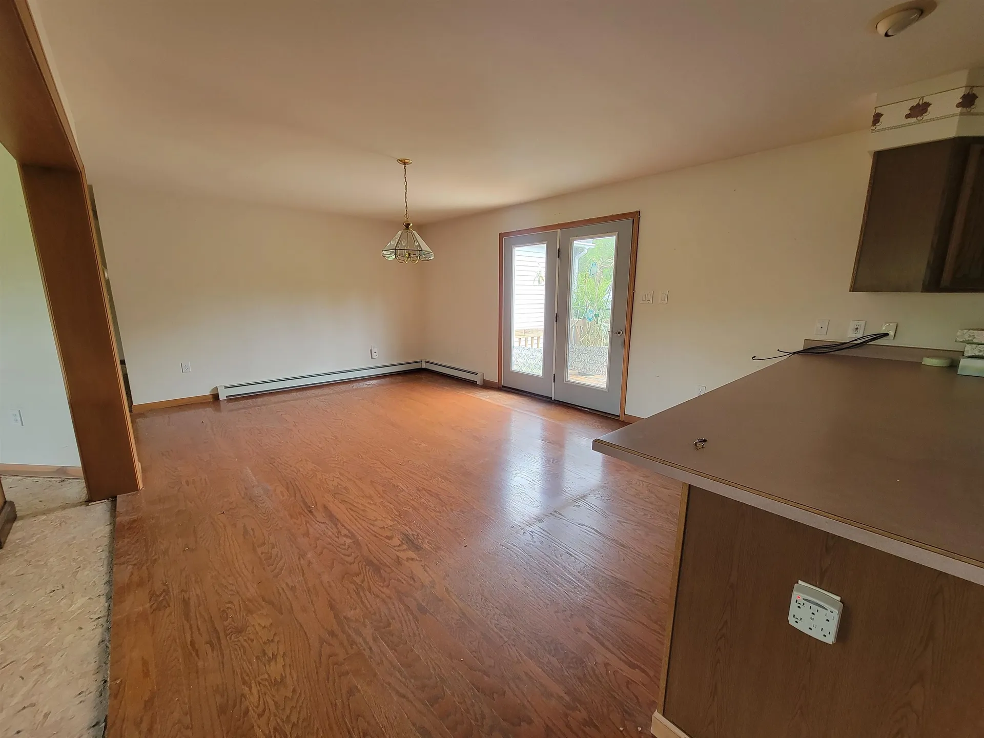 42 Chester Road Raymond NH 03077
