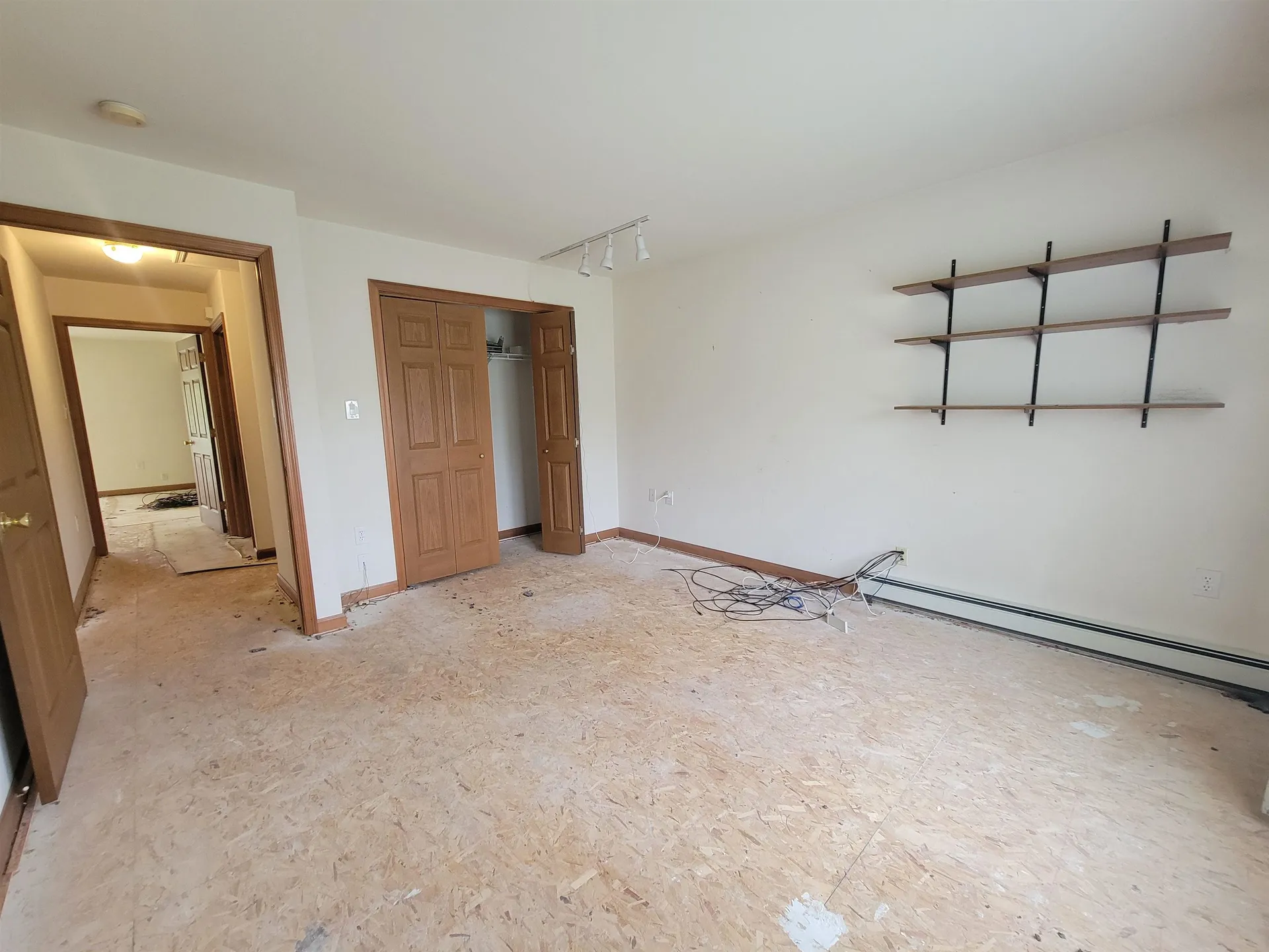 42 Chester Road Raymond NH 03077