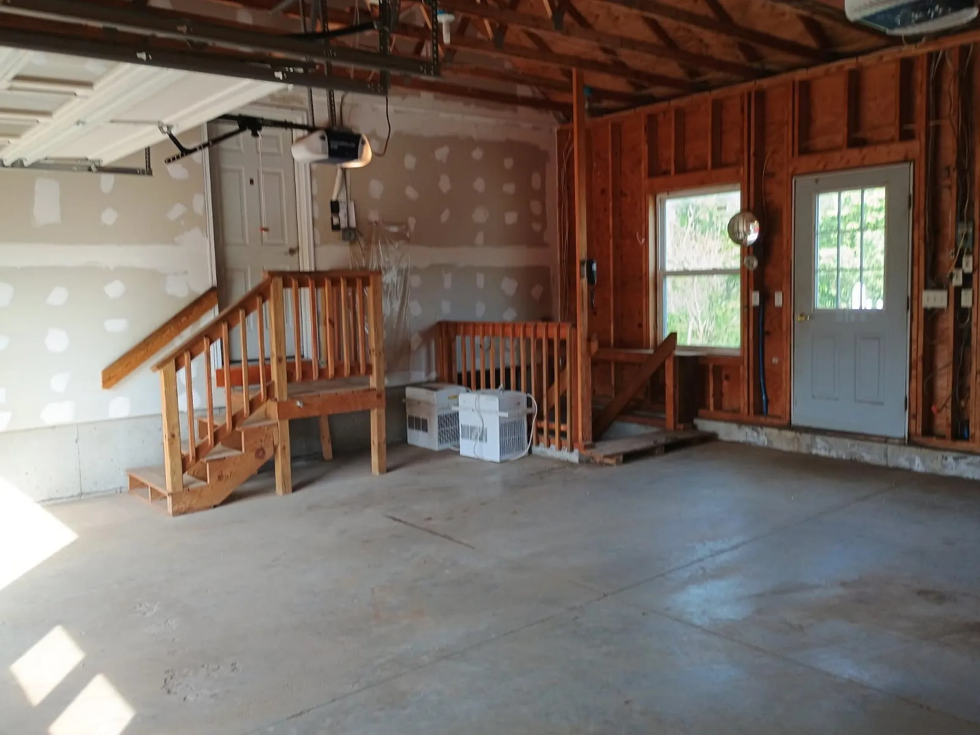 42 Chester Road Raymond NH 03077