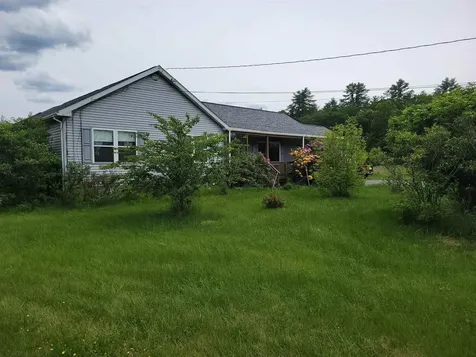 42 Chester Road Raymond NH 03077