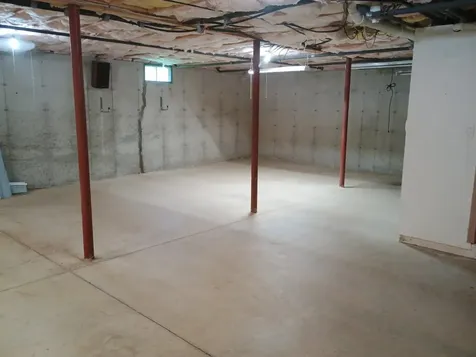 42 Chester Road Raymond NH 03077