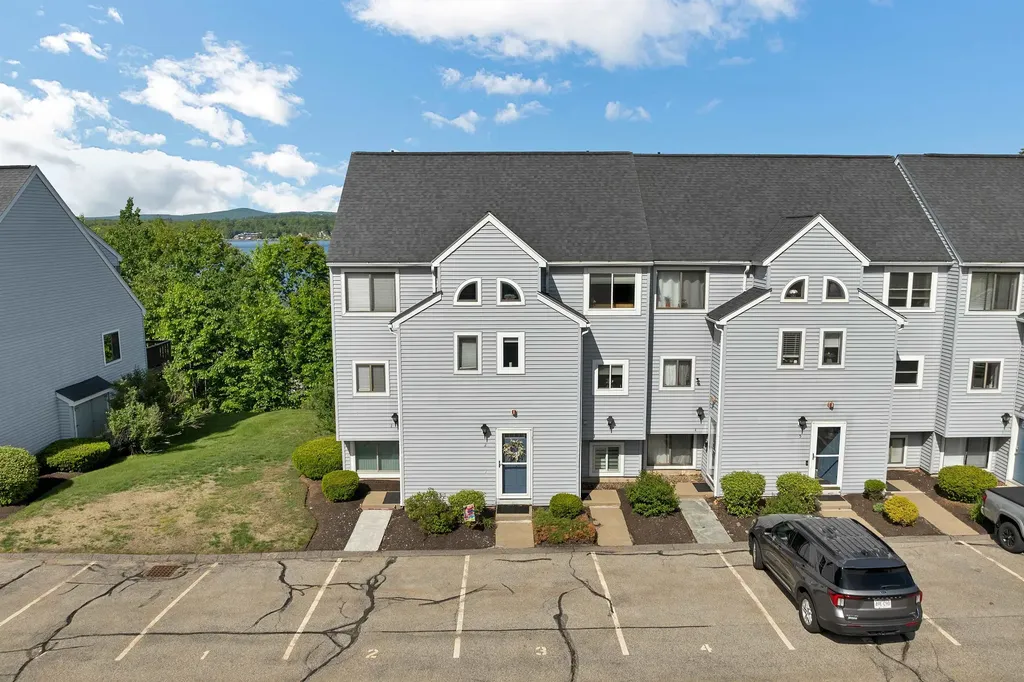 53 Evergreens Drive Laconia NH 03246