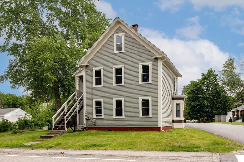 2 Lee Street Somersworth NH 03878