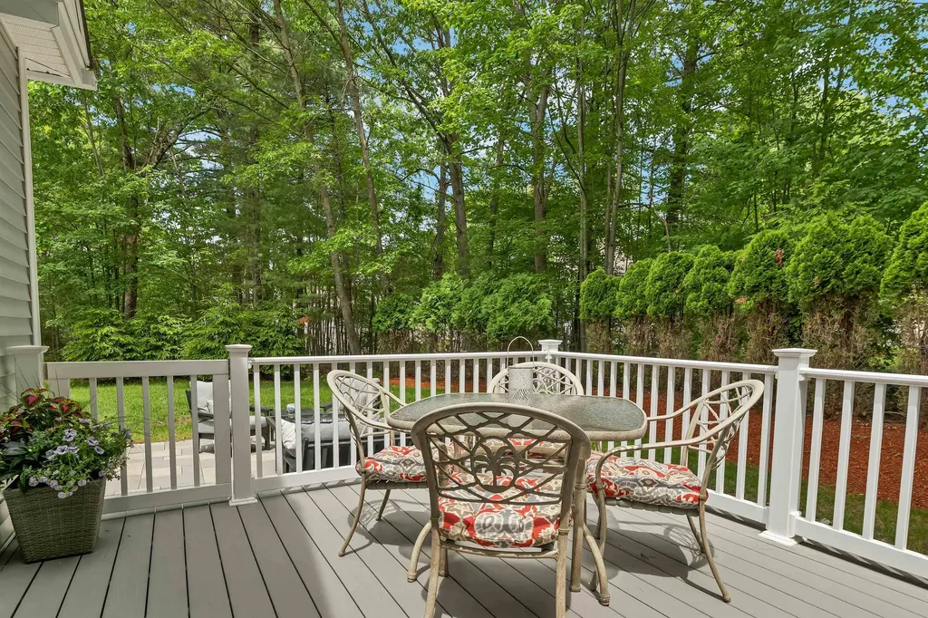 27 Sandpiper Lane Merrimack NH 03054